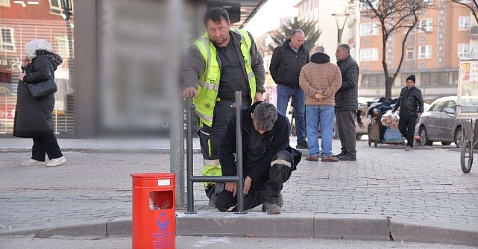 BEYAZ HABER AJANSI-KAHRAMANKAZAN'DA ÇÖP KOVASIZ SOKAK KALMAYACAK