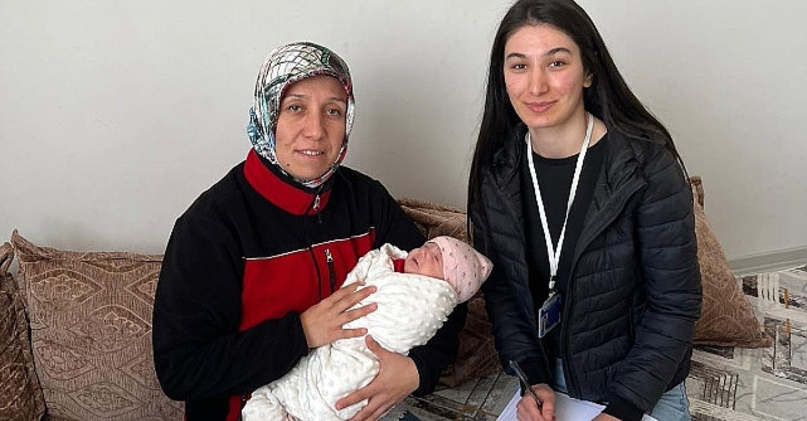 ANKA HABER-KAHRAMANKAZAN BELEDİYESİ EKİPLERİ, YENİ DOĞAN BEBEKLERİN AİLELERİNİ ZİYARET EDİYOR