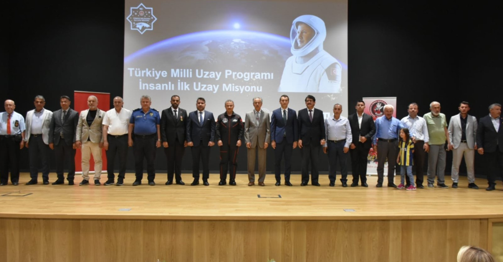 TÜRKİYE'NİN İLK ASTRONOTU ALPER GEZERAVCI KAHRAMANKAZAN'DA