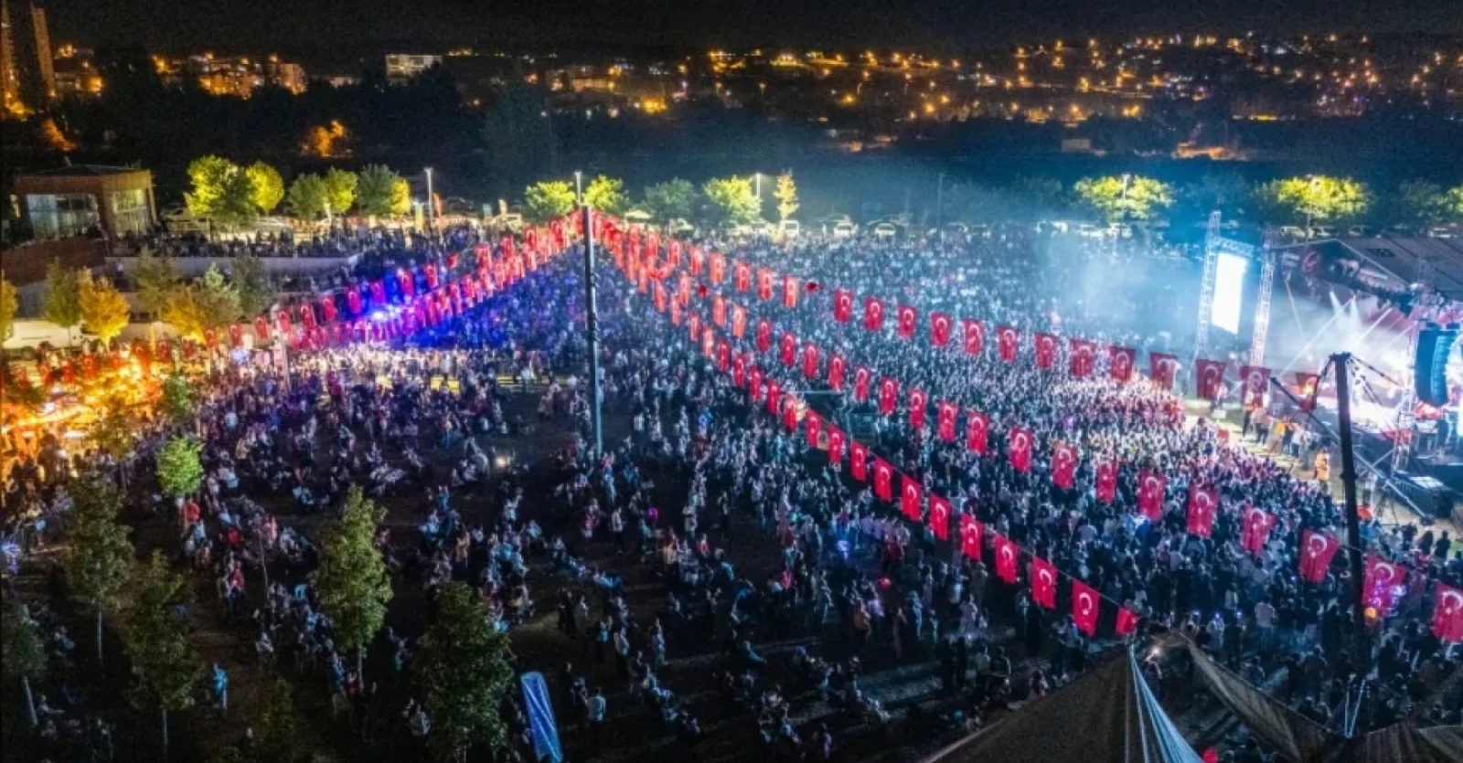CUMHUR HABER AJANSI-KAHRAMANKAZAN’DA İLK KEZ DÜZENLENEN ULUSLARARASI KAVURMA VE GASTRONOMİ FESTİVALİ YOĞUN İLGİ GÖRDÜ