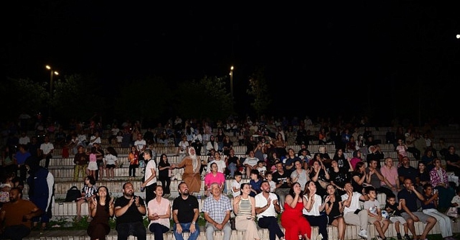 BEYAZ HABER AJANSI- BAĞLAMA SESİ MUHABBETE ŞARKI SÖZLERİ EĞLENCEYE DÖNÜŞTÜ