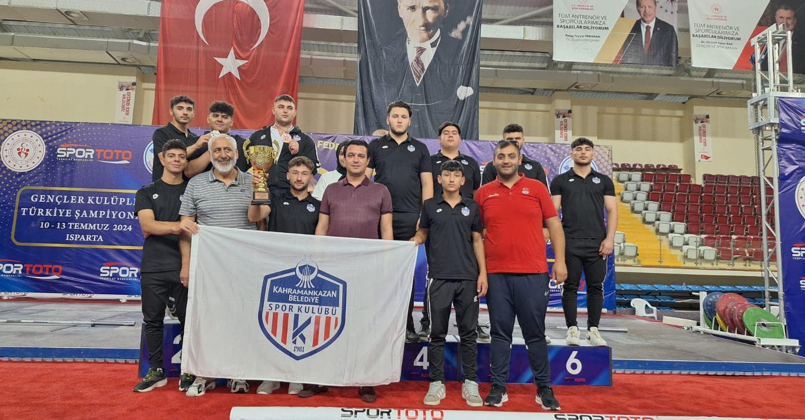 KAHRAMANKAZAN BELEDİYESPOR TÜRKİYE ÜÇÜNCÜSÜ OLDU