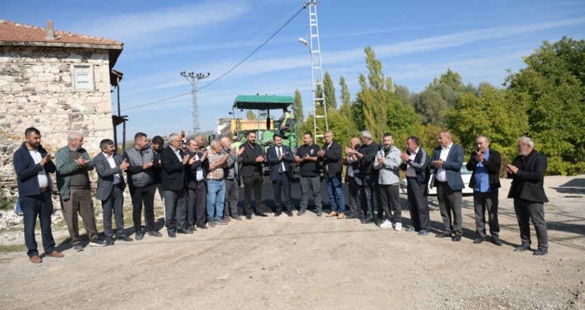 ÇALTA MAHALLESİ’NE TARİHİNDE İLK KEZ ASFALT ÇALIŞMASI