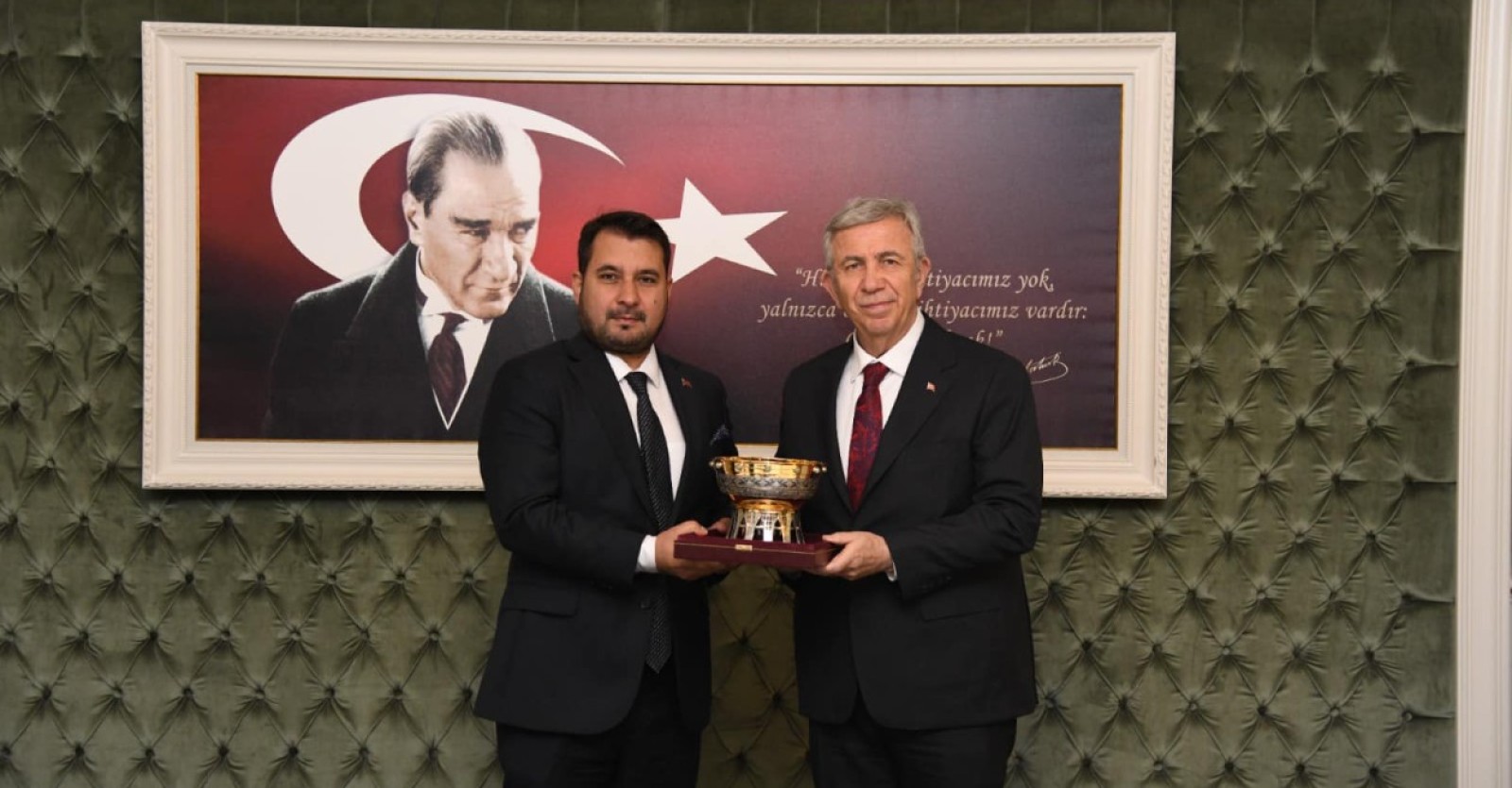 Ankara Büyükşehir Belediye Başkanımız Sayın Mansur Yavaş,  Başkanımız Sayın Selim Çırpanoğlu’nu makamında ziyaret etti. Nazik ziyaretlerinden dolayı, Mansur Başkanımıza teşekkür ediyoruz.
