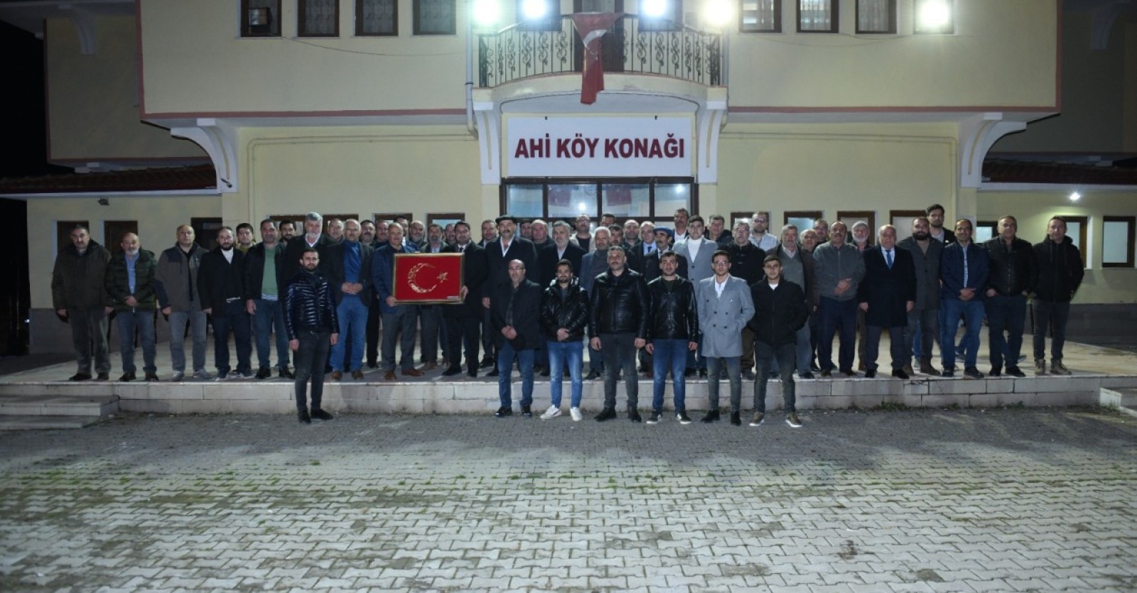 BAŞKAN ÇIRPANOĞLU, AHİ MAHALLESİ'NDE VATANDAŞLARLA BULUŞTU