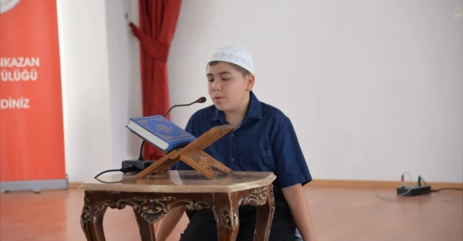 BAŞKENT POSTASI-KAHRAMANKAZAN’DA YAZ KUR’AN KURSU ÖĞRENCİLERİ MEZUNİYET TÖRENİNDE ÖDÜLLERİNİ ALDI