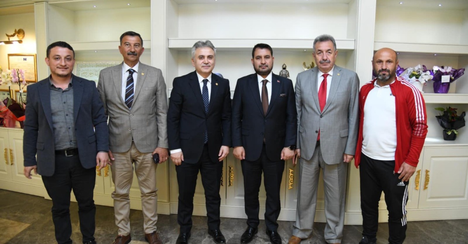 Ankara Amatör Spor Kulüpleri Federasyonu Başkanı Sn. Murat Kandazoğlu,  Başkanımız Sn. Selim Çırpanoğlu’nu makamında ziyaretinde bulundu.